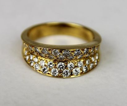 null BAGUE en or jaune ornée de diamants de taille brillant. Poids brut : 5,7 g TDD...