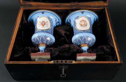 MANUFACTURE ROYALE DE SÈVRES IMPORTANTE PAIRE DE VASES ALEXANDRE DAVIGNON tourneur,...