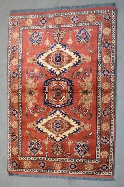 null Original TURKMEN, fond brique à décor géométrique 163x106cm