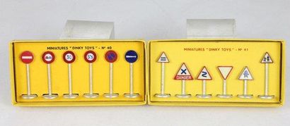 Dinky Toys (France) Deux boites de panneaux de signalisation Ville et Route Etat:...