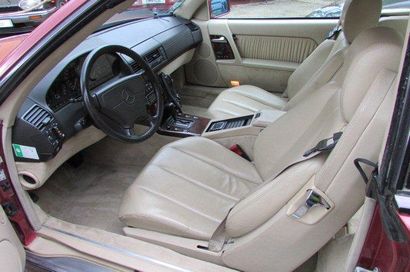 1994 MERCEDES BENZ 500 SL,
"Chez Mercedes, le SL est synonyme de glamour, luxe et...