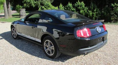 2012 FORD Mustang V6 "L'automobile présentée est une Mustang V6 de 2012, livrée neuve...