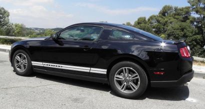2012 FORD Mustang V6 "L'automobile présentée est une Mustang V6 de 2012, livrée neuve...