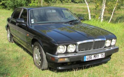 JAGUAR XJR 
"Cette XJR a été achetée en 1991 à la Franco-Britannique par son seul...