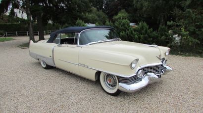 1954 CADILLAC Eldorado Cabriolet
"Une vieille légende raconte qu'un homme recouvert...