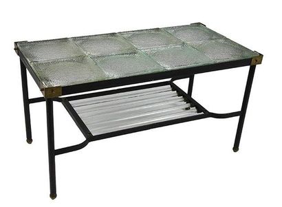 JACQUES ADNET (1900-1984) Table basse, plateau composé de huit pavés de verre type...