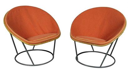 Joseph-André MOTTE (1925-2013) Paire de fauteuils à assises et dossiers en épaisse...