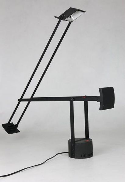Richard SAPPER (1932) Lampe de bureau à balancier modèle "Tizio" en métal laqué noir,...