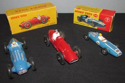 DINKY TOYS: Lot comprenant une Talbot Lago...