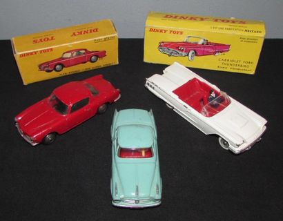DINKY TOYS: Lot comprenant un cabriolet Ford...