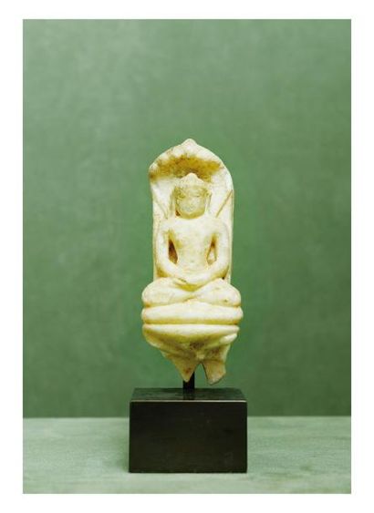 Jaïn 15 ème siècle. Petite statuette de bouddha...