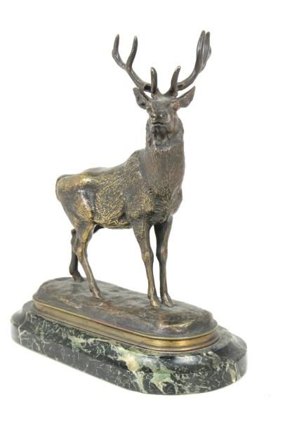 ANTOINE-LOUIS BARYE (1796-1875) Cerf Bronze à patine brune signé sur la terrasse...