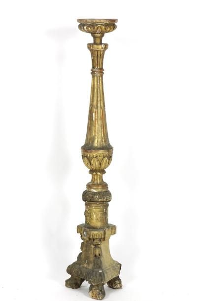 PIQUE-CIERGE en bois doré XVIIIème siècle...