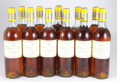 null Château d'YQUEM Sauternes 1969 12 bouteilles (10 base goulot, 1 haute épaule,...
