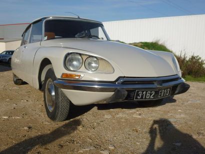 1972 Citroën DS Super Boîte de vitesses mécanique
 Carte grise d'origine
 N° de série:...