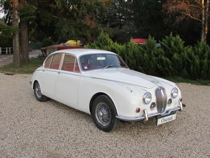 1968 Jaguar 240 Châssis N°1J30083DA 
Moteur à 6 cylindres en ligne 
Cylindrée 2483...