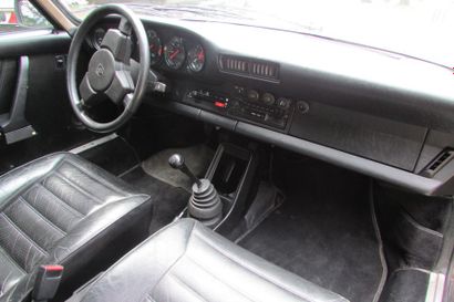1982 PORSCHE 911 SC EX PIERRE BACHELET.
 CHÂSSIS N° WPOZZZ91ZCS102828
 Carte grise...
