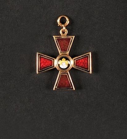 null ORDRE DE SAINT VLADIMIR, institué en 1782. Croix de 4ème classe, à titre civil....