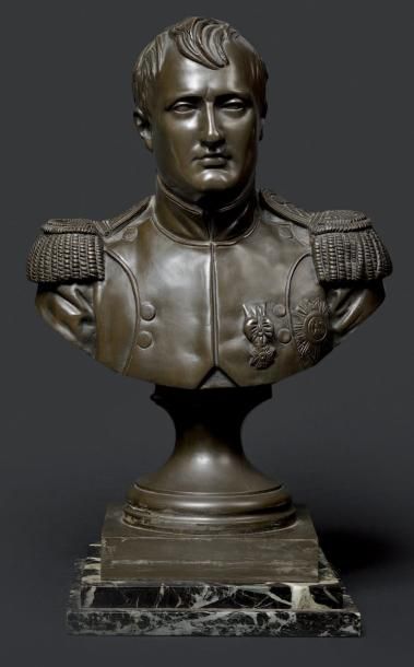 Jean BULIO «L'Empereur Napoléon Ier en buste.» Sujet en bronze à patine vert, signé...