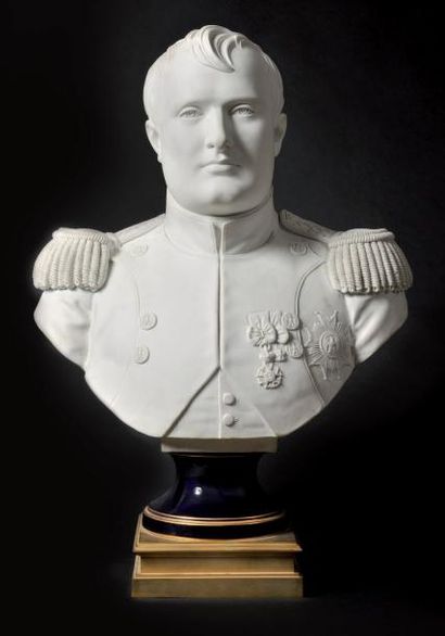 Houdon, d'après «L'Empereur Napoléon en uniforme.» Marqué «Buste officiel Napoléon...