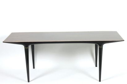 SVANTE SKOGH POUR SÄFFLE MÖBELFABIK Grande table basse rectangulaire en palissandre....