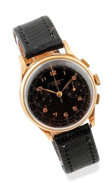 CHRONOGRAPHE SUISSE Chronographe en or jaune sur bracelet cuir noir, boitier rond,...