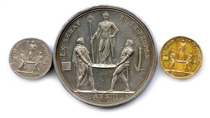 null Deux médailles miniatures du Couronnement de l'empereur 1804 : une en or (sans...