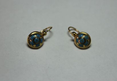 null PAIRE DE BOUCLES D'OREILLES en or jaune et motif en turqoise Poids brut : 1...