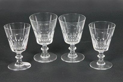 SAINT-LOUIS Service de verres en cristal modèle Caton comprenant 6 verres à eau et...
