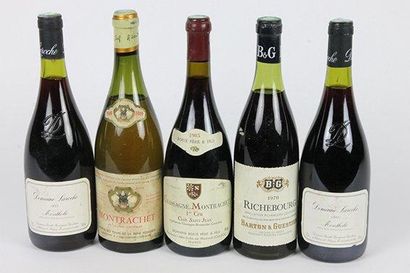 null Lot panaché de 5 Bouteilles: - MONTHELIE, Domaine Laroche 1985 (2 bouteilles,...