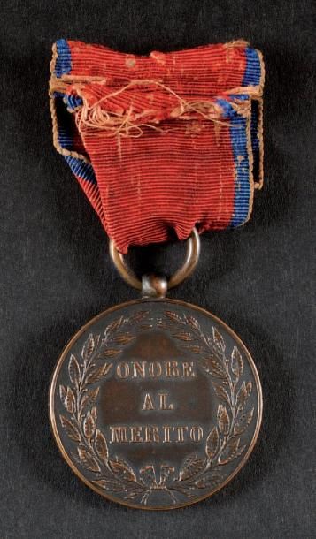 null Médaille militaire d'honneur du mérite Médaille d'honneur de 3è classe. En bronze...