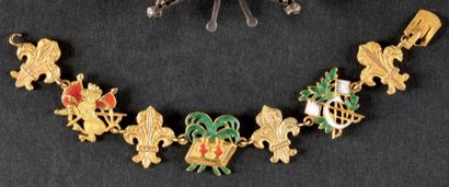 null Ordre de Saint-Janvier, institué en 1738. Fragment de bracelet de sept maillons....