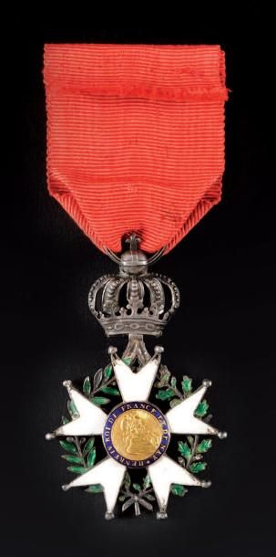 null Ordre de la Légion d'honneur, institué en 1802. Etoile de chevalier du 4ème...
