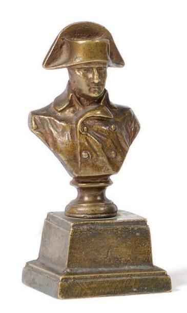 «L'empereur Napoléon Ier» En buste. Statuette...