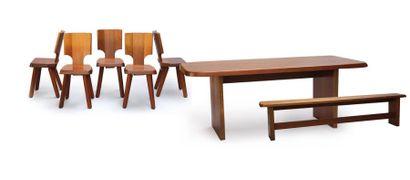 PIERRE CHAPO Intéressant ensemble constitué d'une table T20, d'une suite cinq chaises...