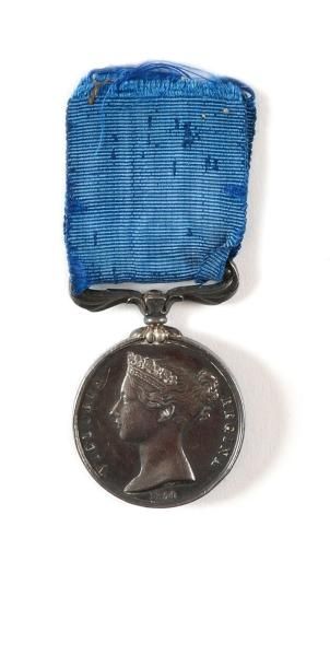 GRANDE-BRETAGNE MEDAILLE DE CRIMEE, instituée en 1856. Médaille par Wyon. Ht: 4,5...