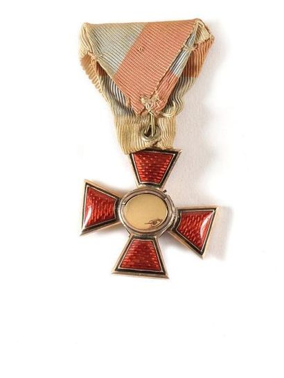 RUSSIE ORDRE DE SAINT-VLADIMIR, fondé en 1782. Etonnante croix de 4è classe. Or et...