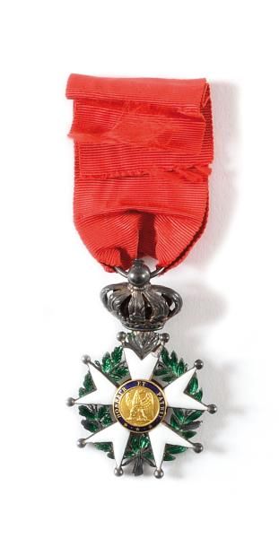 France ORDRE DE LEGION D'HONNEUR, institué en 1802. Etoile de chevalier modifiée...