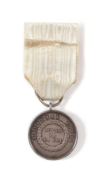 France Médaille de juge du Tribunal civil, par Maurisset. En argent. Avers aux Grandes...