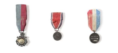 France Trois médailles commémoratives des journées de juillet 1830 et du règne de...