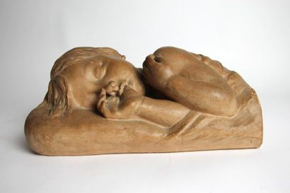 Marcel André BOURAINE (1886-1948) Enfant dormant Terre cuite 15 x 33 x 16 cm