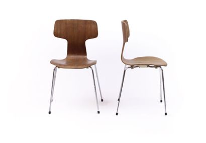 Arne JACOBSEN (1902-1971) Designer & Fritz HANSEN Editeur «Modèle 3103» créé en 1957....