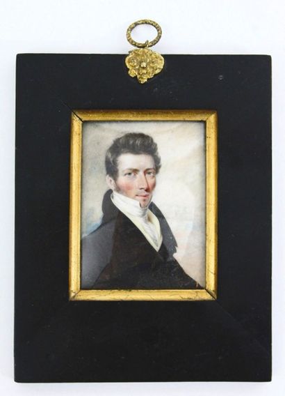 ECOLE ANGLAISE vers 1820 Portrait d'homme en buste de trois quarts vers la droite...