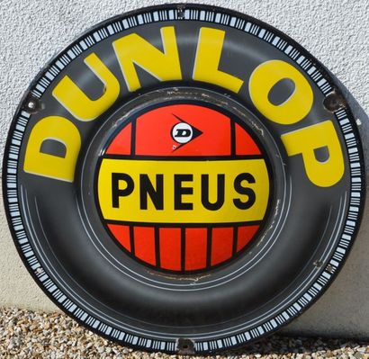 null Plaque emaillée "Dunlop" Ronde, reprenant la forme d'un pneu, fabrication française...