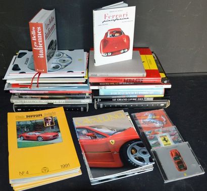 null Lot d'ouvrages sur les marques Italiennes -Collection de revues de clubs Ferrari...
