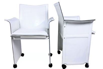 TITO AGNOLI (né en 1931) Designer & MATTEO GRASSI Éditeur Paire de fauteuils «Korium...