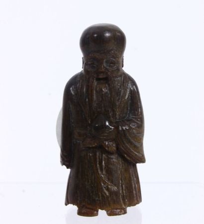 CHINE Petite statuette en corne Haut: 6,5 cm