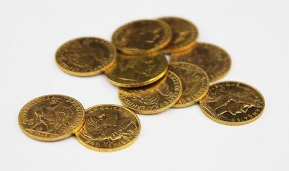  LOT DE 10 PIECES en or jaune composé de pièces de 20 Francs et de Napoléon. Poids...