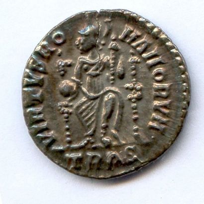 null "MAGNUS MAXIMUS (383-388) Silique «Rome» frappé à Trèves. (1,91 g) Cohen 20,...