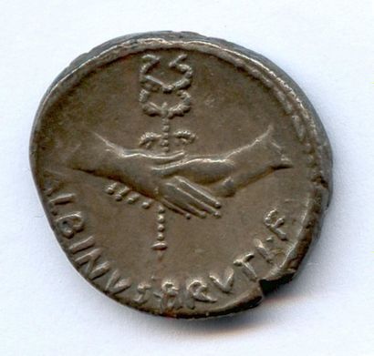 null "JUNIA D. Junius Brutus Albinus (48 avant J.-C.) Denier au caducée. (3,85 g)...